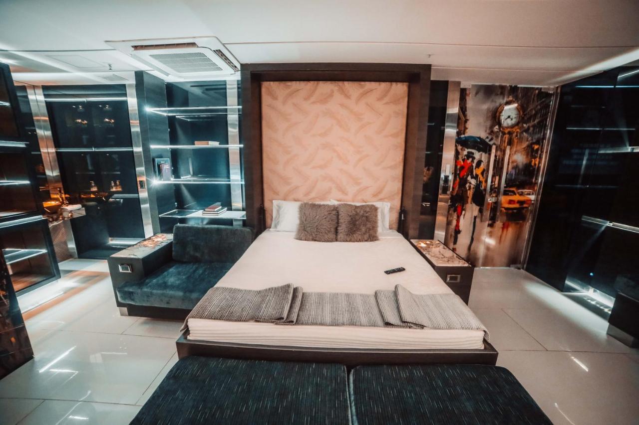 1million Luxury * Medellin