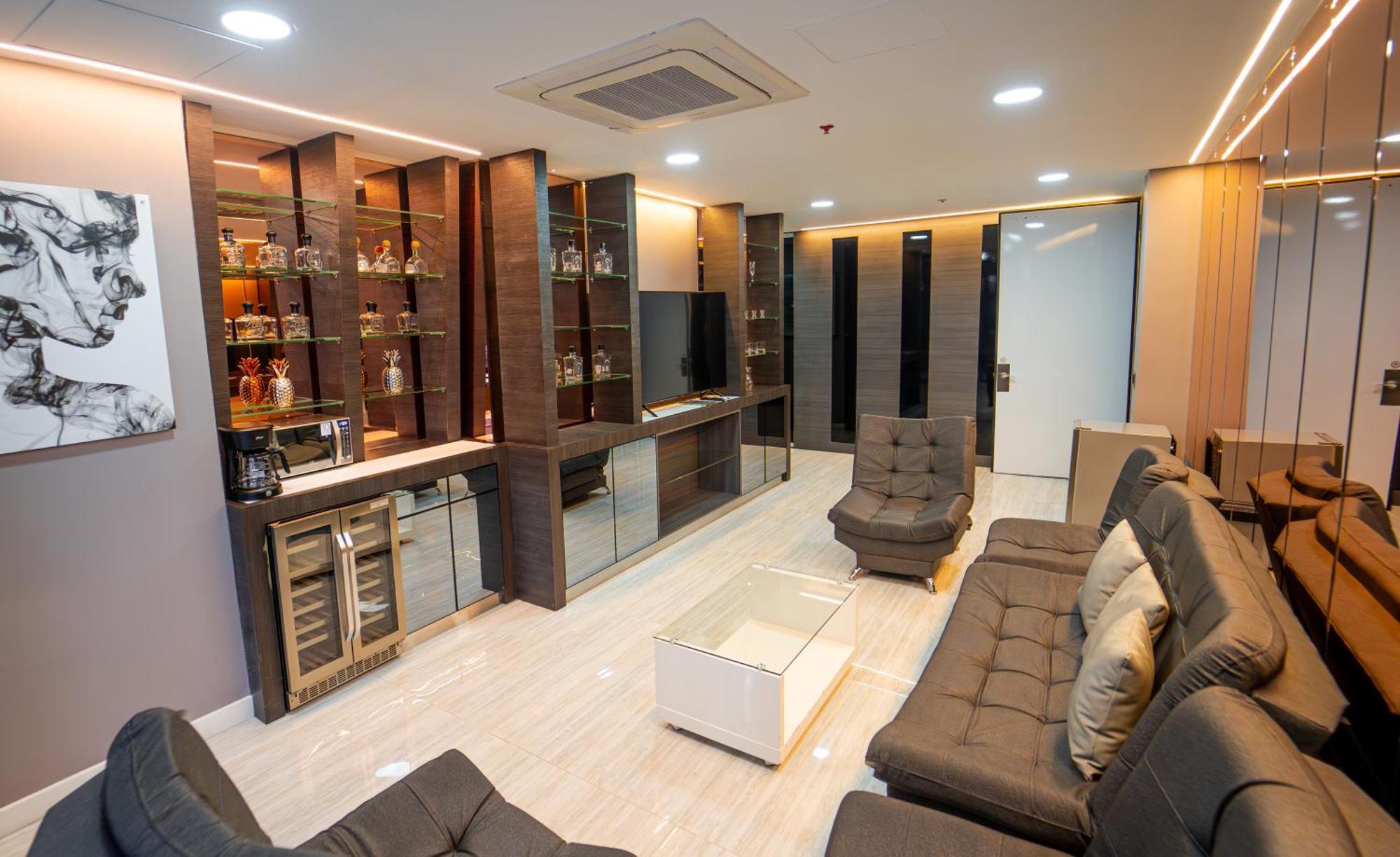 1million Luxury * Medellin